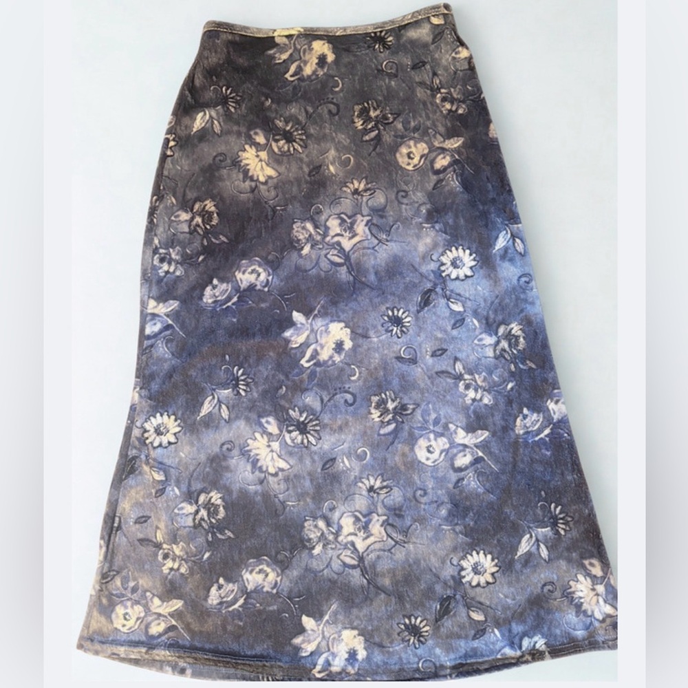 Vintage Blue and White Floral Patterned Skirt